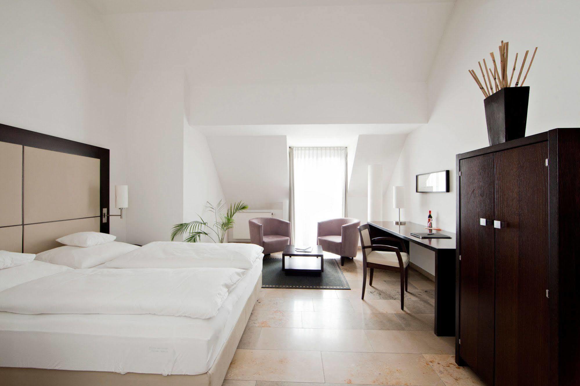 Burns Art Hotel Düsseldorf Quarto foto
