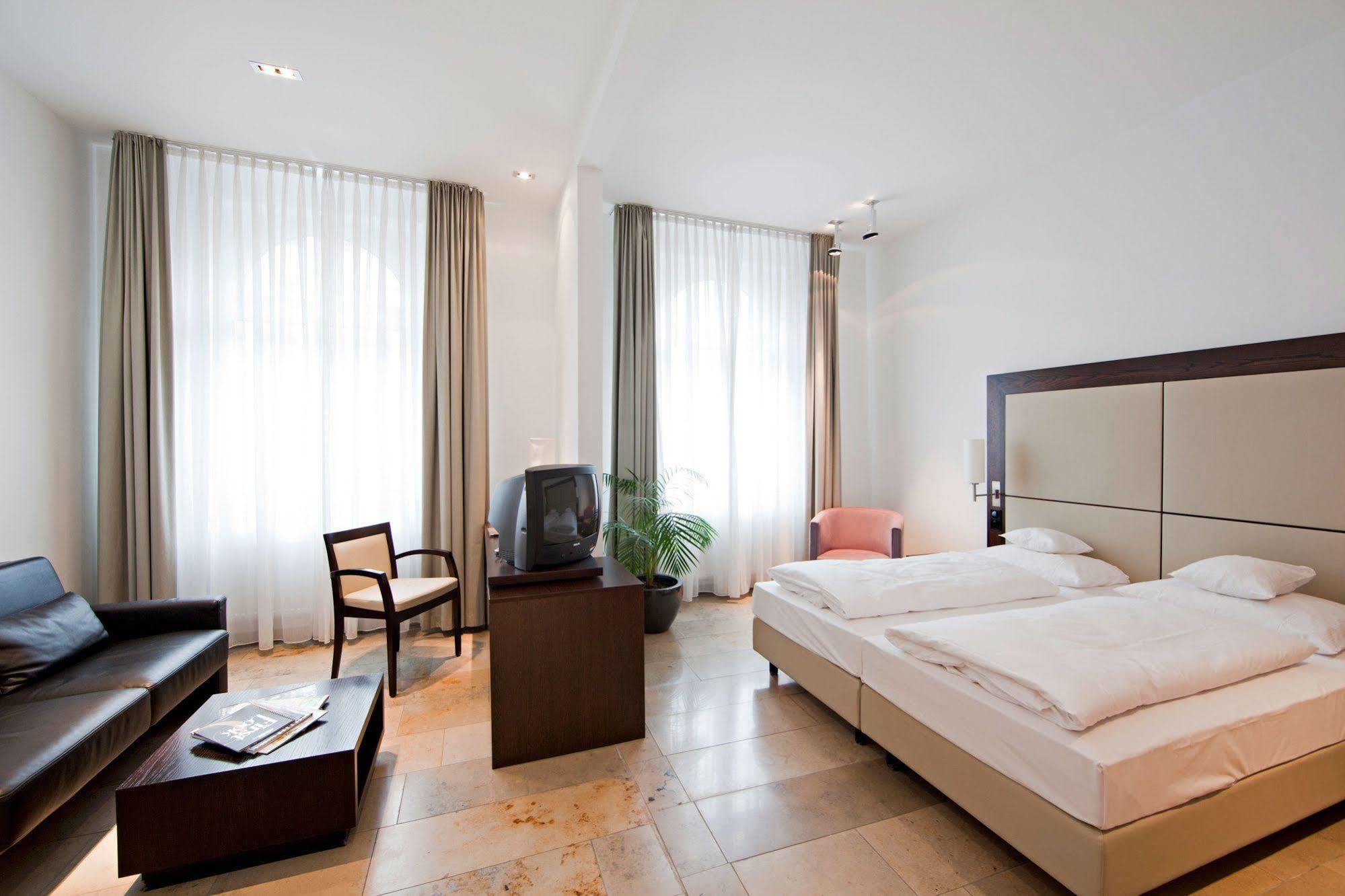 Burns Art Hotel Düsseldorf Quarto foto